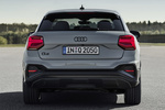 Audi Q2 35 TDI 110 kW (150 CV) S tronic S line con Paquete de Estilo Negro Ampliado Todo terreno Arrow Gray Exterior Posterior 5 puertas