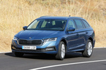 Skoda Octavia 2.0 TDI 85 kW (115 CV) Combi Style Turismo familiar Azul Race Metalizado Exterior Frontal-Lateral 5 puertas