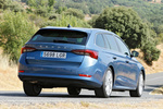 Skoda Octavia 2.0 TDI 85 kW (115 CV) Combi Style Turismo familiar Azul Race Metalizado Exterior Posterior-Lateral 5 puertas