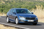 Skoda Octavia 2.0 TDI 85 kW (115 CV) Combi Style Turismo familiar Azul Race Metalizado Exterior Lateral-Frontal 5 puertas