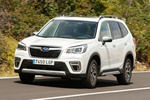 Subaru Forester 2.0i Hybrid CVT Executive Plus Todo terreno Crystal White Pearl Exterior Frontal-Lateral 5 puertas