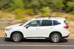 Subaru Forester 2.0i Hybrid CVT Executive Plus Todo terreno Crystal White Pearl Exterior Cenital-Lateral 5 puertas