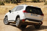 Subaru Forester 2.0i Hybrid CVT Executive Plus Todo terreno Crystal White Pearl Exterior Lateral-Posterior 5 puertas