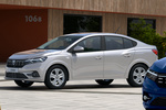 Dacia Logan 74 kW (100 CV) ECO-G Comfort Turismo Gris Highland Exterior Frontal-Lateral 4 puertas