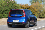 KIA Soul 150 kW (204 CV) e-Drive Monovolumen Neptune Blue / Cherry Black Exterior Posterior-Lateral 5 puertas