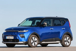 KIA Soul 150 kW (204 CV) e-Drive Monovolumen Neptune Blue / Cherry Black Exterior Frontal-Lateral 5 puertas