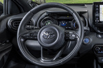 Toyota Yaris 120H Style Premiere Edition Turismo Interior Volante 5 puertas