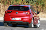 Opel Astra 1.2 Turbo 107 kW (145 CV) Business Elegance Turismo Rojo Incandescente Exterior Posterior-Lateral 5 puertas