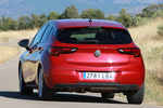 Opel Astra 1.2 Turbo 107 kW (145 CV) Business Elegance Turismo Rojo Incandescente Exterior Lateral-Posterior 5 puertas