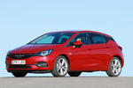 Opel Astra 1.2 Turbo 107 kW (145 CV) Business Elegance Turismo Rojo Incandescente Exterior Frontal-Lateral 5 puertas