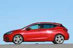 Opel Astra 1.2 Turbo 107 kW (145 CV) Business Elegance Turismo Rojo Incandescente Exterior Lateral 5 puertas
