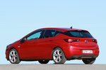 Opel Astra 1.2 Turbo 107 kW (145 CV) Business Elegance Turismo Rojo Incandescente Exterior Lateral-Posterior 5 puertas