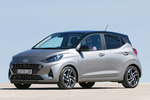 Hyundai i10 1.2 MPI 64 kW (84 CV) AT Style Turismo Sleek Silver / Phantom Black Exterior Frontal-Lateral 5 puertas