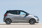 Hyundai i10 1.2 MPI 64 kW (84 CV) AT Style Turismo Sleek Silver / Phantom Black Exterior Lateral 5 puertas