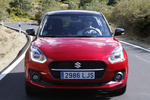 Suzuki Swift 1.2 Mild Hybrid GLX Turismo Rojo Burning Bicolor Exterior Frontal 5 puertas