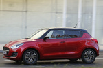 Suzuki Swift 1.2 Mild Hybrid GLX Turismo Rojo Burning Bicolor Exterior Lateral 5 puertas