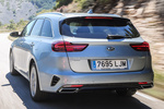 KIA ceed Ceed Tourer PHEV Ceed Tourer PHEV Turismo familiar Lunar Silver con Techo Black Pearl Exterior Lateral-Posterior 5 puertas