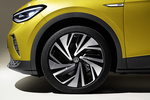 Volkswagen ID.4 150 kW (204 CV) 77 kWh 1st Max Todo terreno Honey Yellow Metalizado Negro Exterior Llanta 5 puertas