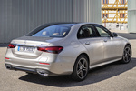 Mercedes-Benz Clase E E 300 e 4MATIC 300 e AMG Line Turismo Plata Mojave Exterior Posterior-Lateral 4 puertas