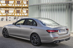 Mercedes-Benz Clase E E 300 e 4MATIC 300 e AMG Line Turismo Plata Mojave Exterior Lateral-Posterior 4 puertas