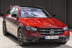 Mercedes-Benz Clase E All Terrain E 400 d 4MATIC All Terrain Line Avantgarde con Paquete Night Turismo familiar Rojo Jacinto Exterior Lateral-Frontal 5 puertas