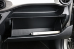 Hyundai i10 1.2 MPI 64 kW (84 CV) AT Style Turismo Interior Guantera y recept&aacute;culo 5 puertas