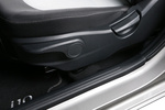 Hyundai i10 1.2 MPI 64 kW (84 CV) AT Style Turismo Interior Mandos regulaci&oacute;n asientos 5 puertas