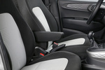Hyundai i10 1.2 MPI 64 kW (84 CV) AT Style Turismo Interior Reposabrazos 5 puertas