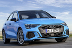 Audi A3 40 TFSIe 150 kW (204 CV) S tronic 6 vel. Sportback Black line edition Turismo Azul Turbo Exterior Lateral-Frontal 5 puertas