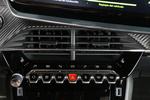 Peugeot 2008 PureTech 130 S/S GT Line Todo terreno Interior Mandos salpicadero 5 puertas