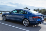Jaguar XF Gama XF R-Dynamic Turismo Azul Bluefire Exterior Lateral-Posterior 4 puertas