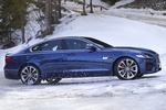 Jaguar XF Gama XF R-Dynamic Turismo Azul Bluefire Exterior Lateral-Frontal 4 puertas