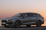 CUPRA Le&oacute;n Le&oacute;n e-HYBRID Sportstourer Le&oacute;n e-HYBRID Sportstourer Turismo familiar Gris Magnetic Matt Exterior Frontal-Lateral 5 puertas