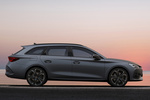 CUPRA Le&oacute;n Le&oacute;n e-HYBRID Sportstourer Le&oacute;n e-HYBRID Sportstourer Turismo familiar Gris Magnetic Matt Exterior Lateral 5 puertas