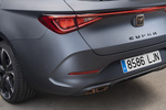 CUPRA Le&oacute;n Le&oacute;n e-HYBRID Sportstourer Le&oacute;n e-HYBRID Sportstourer Turismo familiar Gris Magnetic Matt Exterior Pilotos 5 puertas