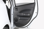 Mitsubishi Space Star 120 MPI Kaiteki Turismo Interior Puerta 5 puertas