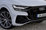 Audi Q8 60 TFSIe quattro tiptronic 340 kW (462 CV) Black line edition TFSIe Todo terreno Blanco Glaciar metalizado Exterior Faro 5 puertas