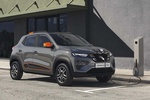 Dacia Spring Electric 45 (33 kW) Comfort Plus Todo terreno Negro Magma Exterior Frontal-Lateral 5 puertas