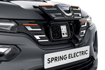 Dacia Spring Electric 45 (33 kW) Comfort Plus Todo terreno Negro Magma Exterior Detalle 5 puertas