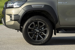 Toyota Hilux Gama Hilux Doble Cabina Invincible Pick up Bronce Oliva Exterior Llanta 4 puertas