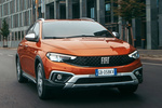 Fiat Tipo Cross Cross Turismo Naranja Paprika Exterior Lateral-Frontal 5 puertas