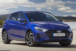 Hyundai i20 1.0 T-GDi 88,2 kW (120 CV) 7DCT 48V Stylux Turismo Intense Blue Exterior Lateral-Frontal 5 puertas