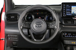 Toyota Yaris 120H Style Premiere Edition Turismo Interior Volante 5 puertas