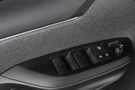Toyota Yaris 120H Style Premiere Edition Turismo Interior Mandos puerta 5 puertas
