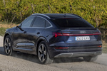 Audi e-tron Sportback 55 quattro Sportback S line Todo terreno Azul Navarra metalizado Exterior Lateral-Posterior 5 puertas