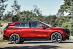 BMW iX xDrive50 Paquete deportivo Signature con Titanbronze Todo terreno Individual Aventurinrot Metalizado Exterior Lateral 5 puertas