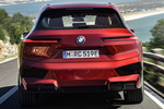 BMW iX xDrive50 Paquete deportivo Signature con Titanbronze Todo terreno Individual Aventurinrot Metalizado Exterior Posterior 5 puertas