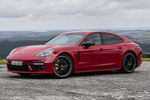Porsche Panamera GTS GTS Turismo Carmine Red Exterior Frontal-Lateral 5 puertas