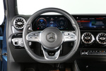 Mercedes-Benz Clase A A 250 e Sedan Sed&aacute;n AMG Line Turismo Interior Volante 4 puertas