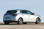 Renault M&eacute;gane TCe 103 kW (140 CV) EDC GPF Zen Turismo Gris Highland Exterior Posterior-Lateral 5 puertas